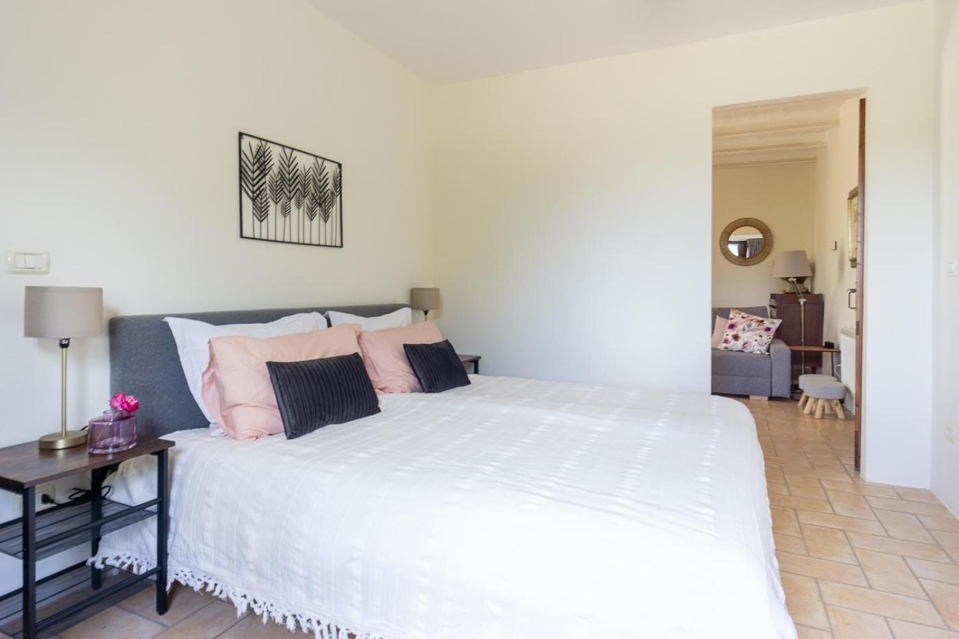 Rosa Nel Pozzo Apartments And B&B San Pietro  Εξωτερικό φωτογραφία