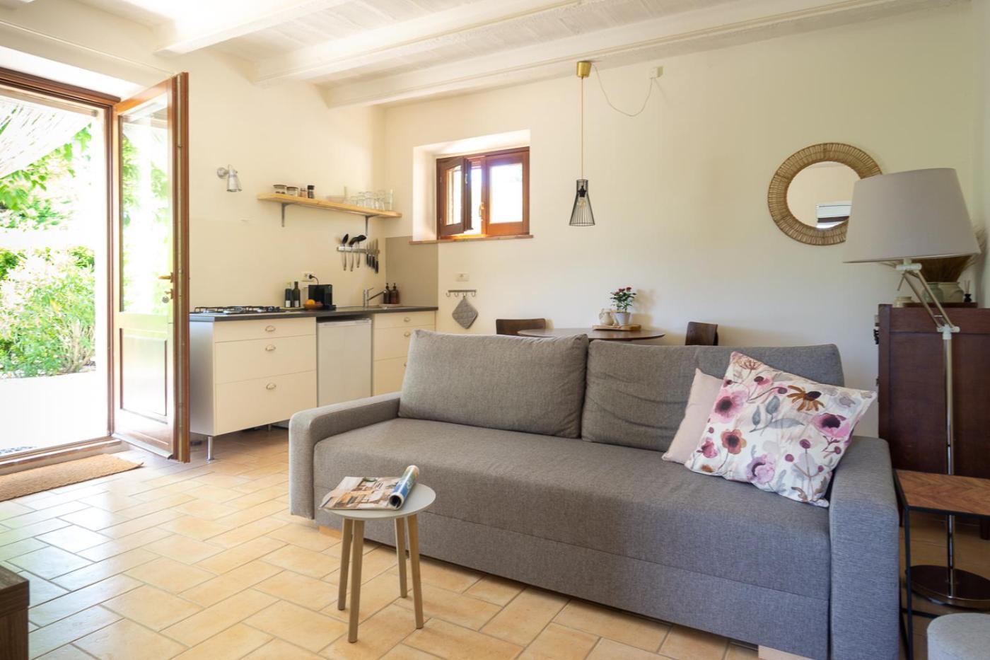 Rosa Nel Pozzo Apartments And B&B San Pietro  Εξωτερικό φωτογραφία
