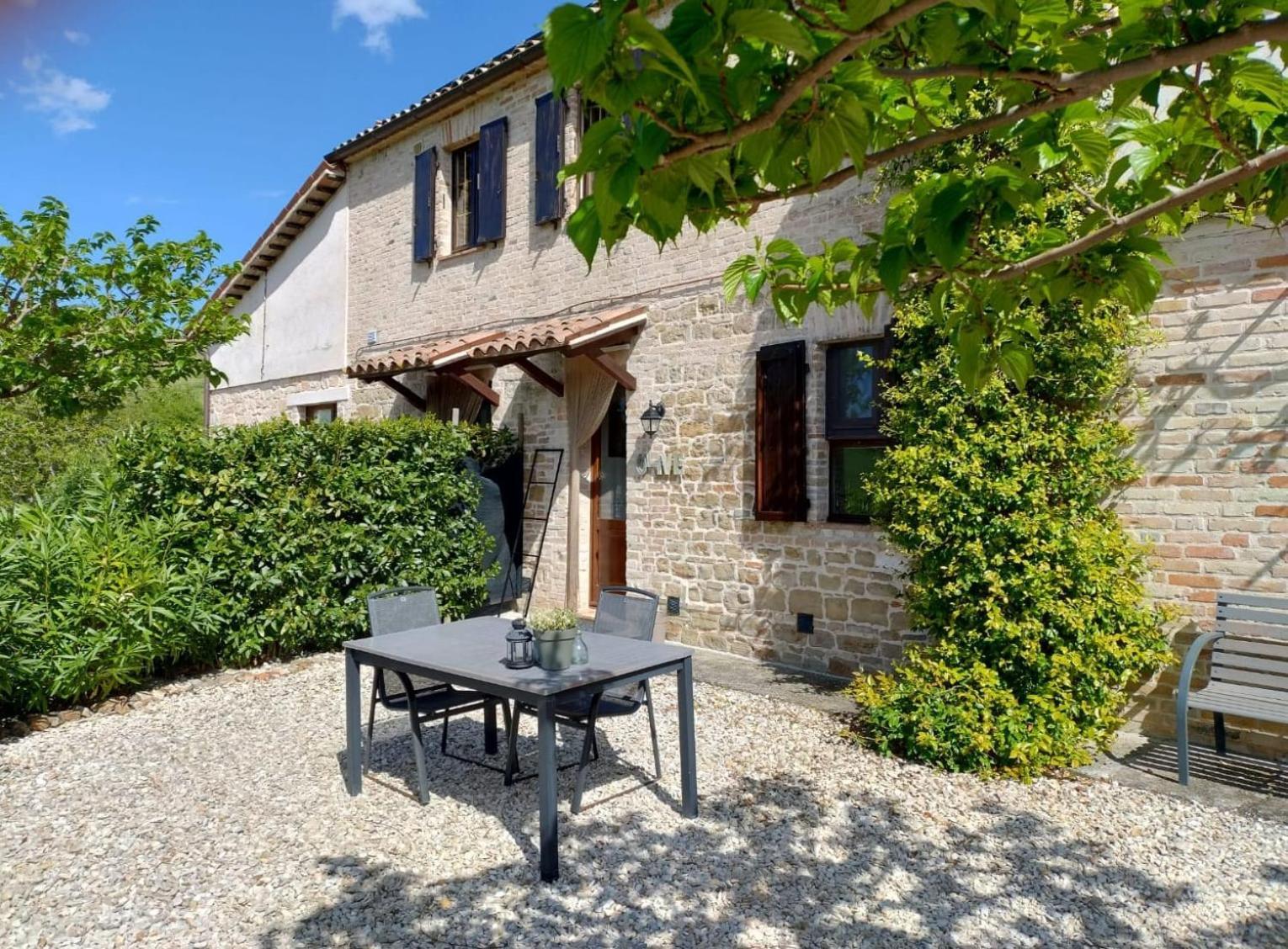 Rosa Nel Pozzo Apartments And B&B San Pietro  Εξωτερικό φωτογραφία