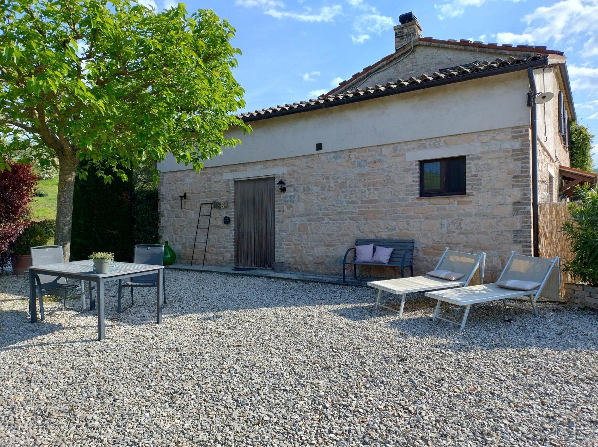 Rosa Nel Pozzo Apartments And B&B San Pietro  Εξωτερικό φωτογραφία